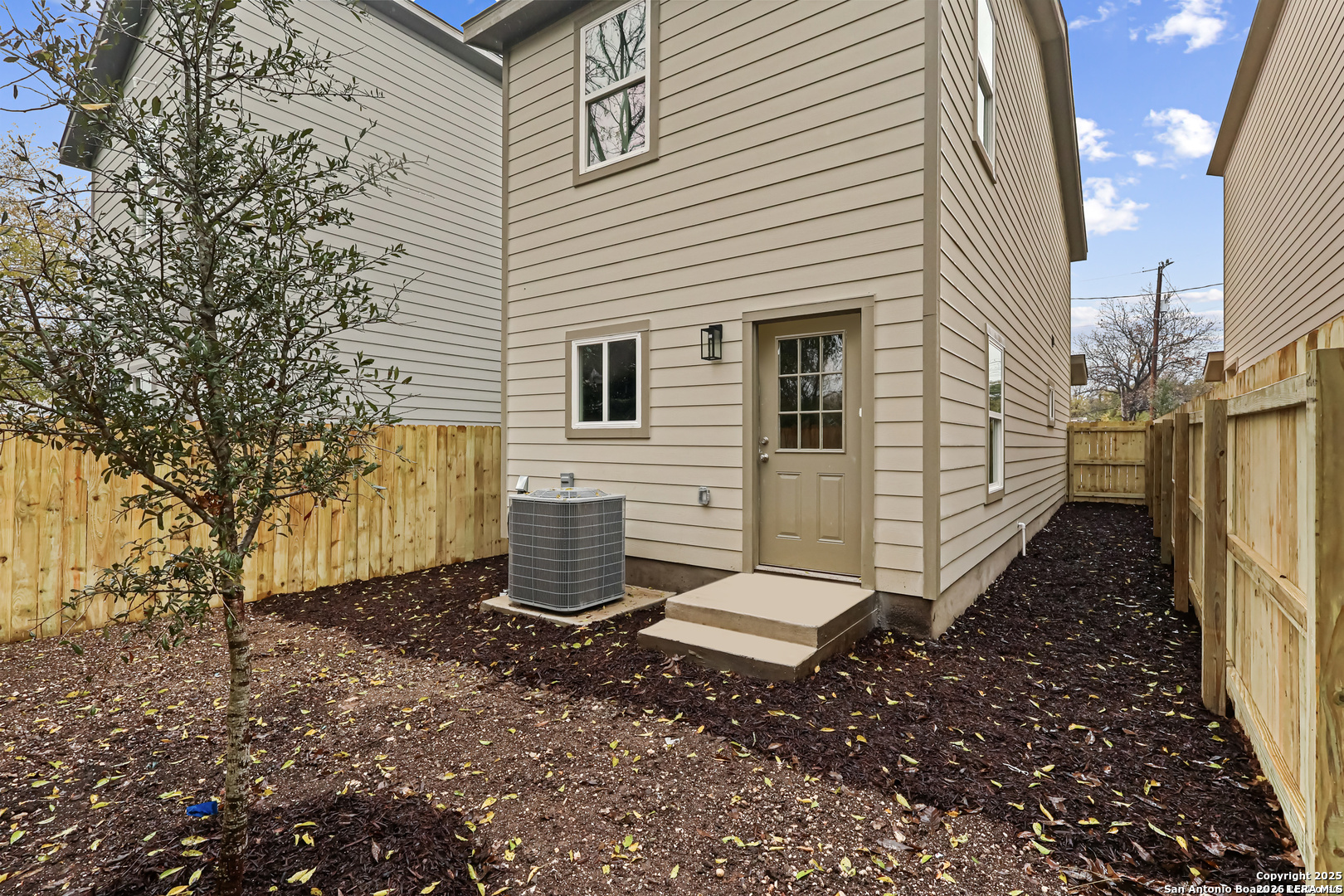 main property photo 23