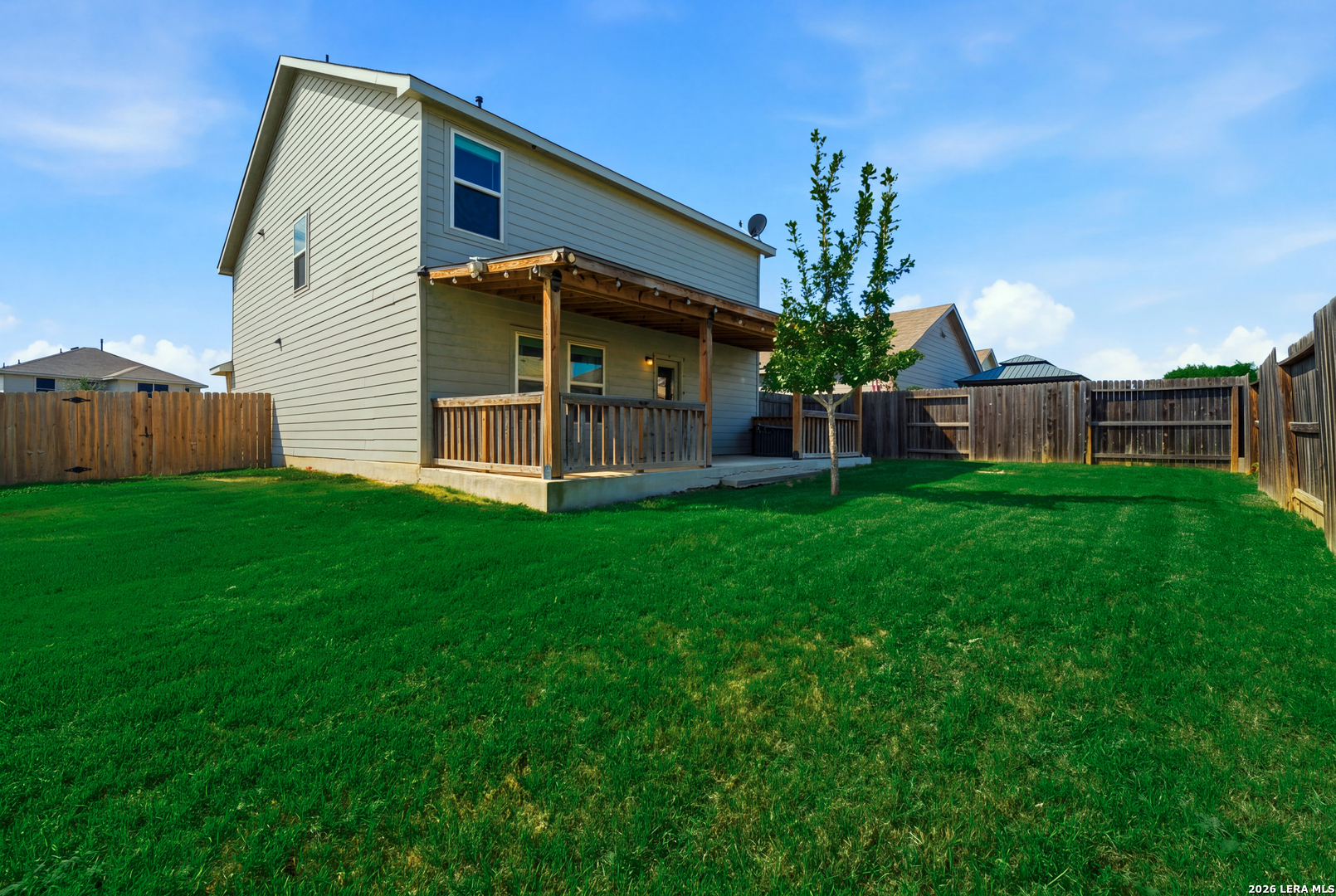 main property photo 32