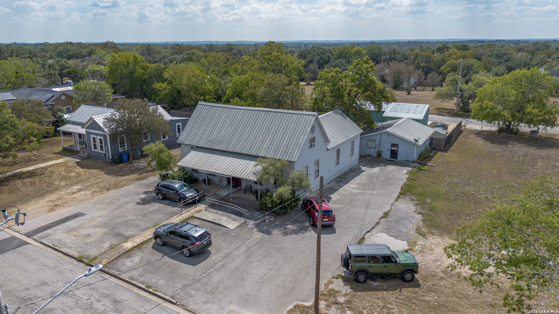 main property photo 17