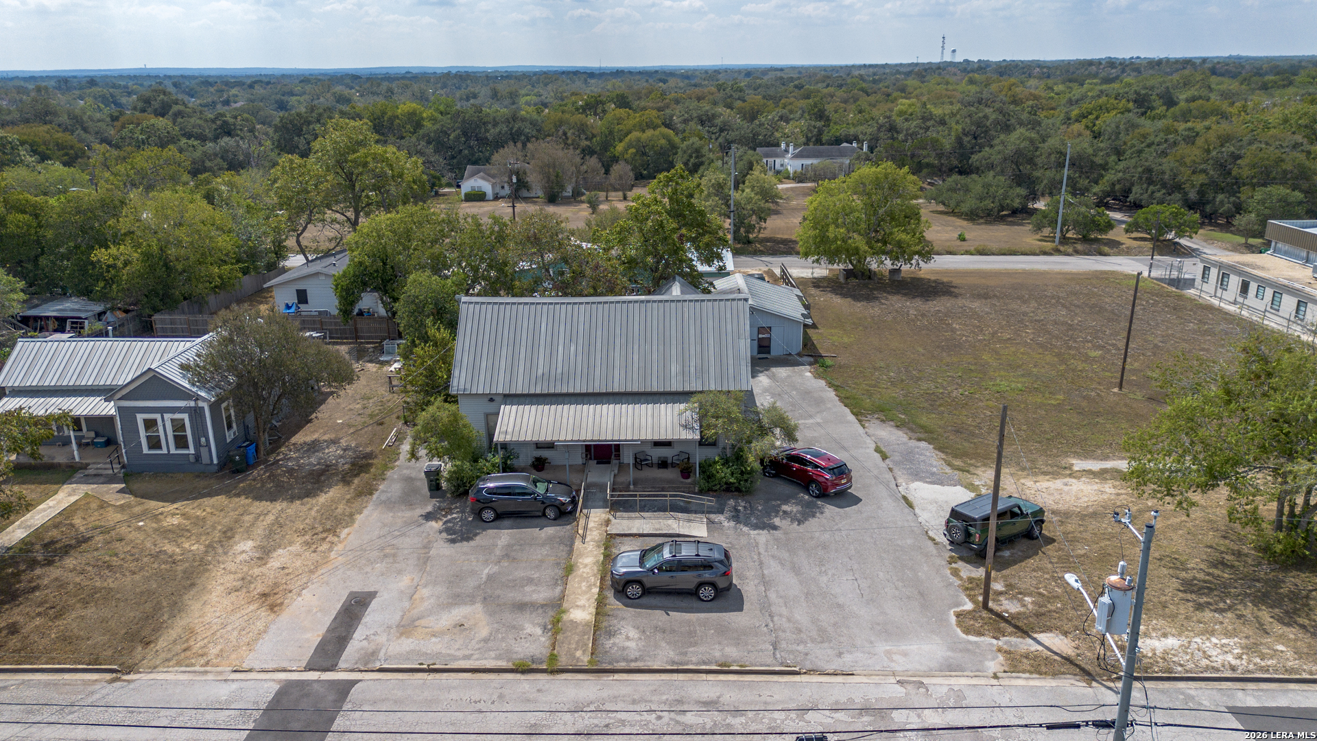 main property photo 18