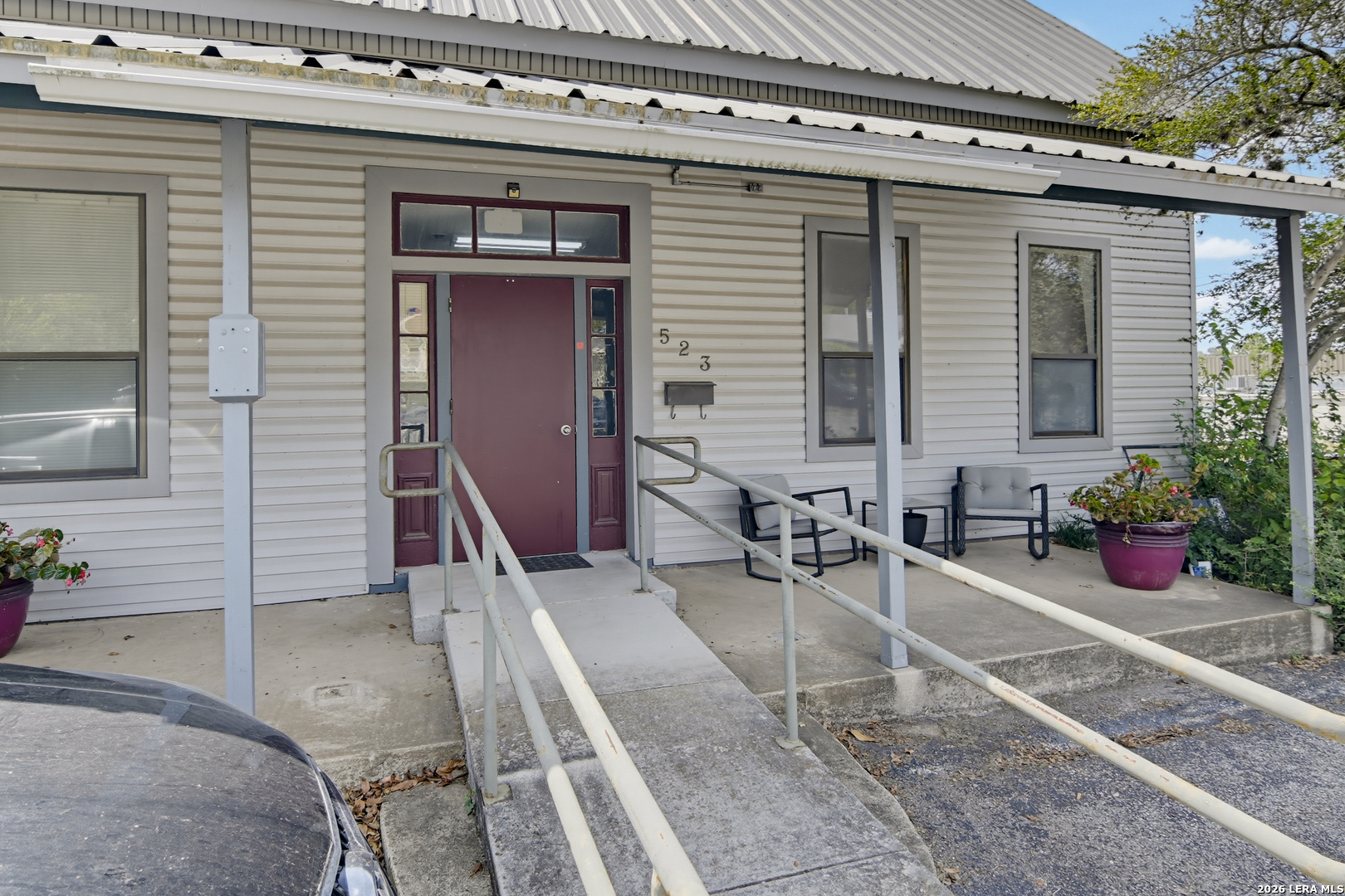 main property photo 3