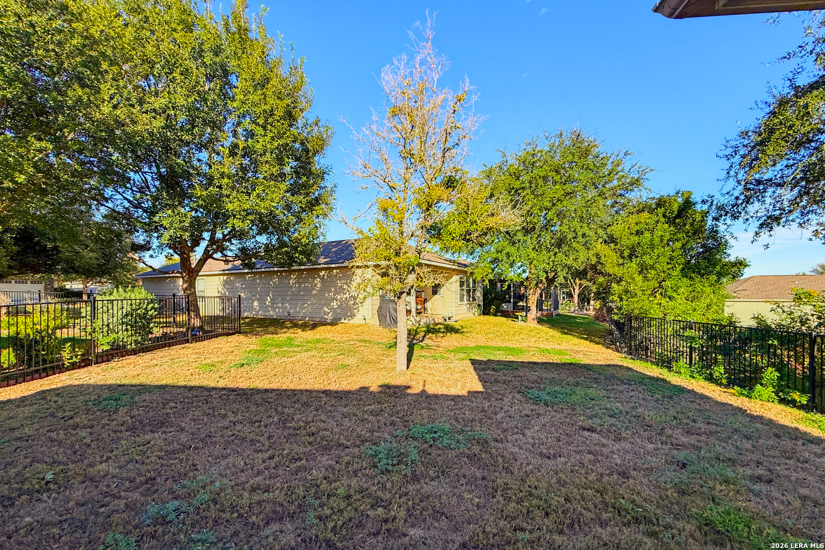 main property photo 16