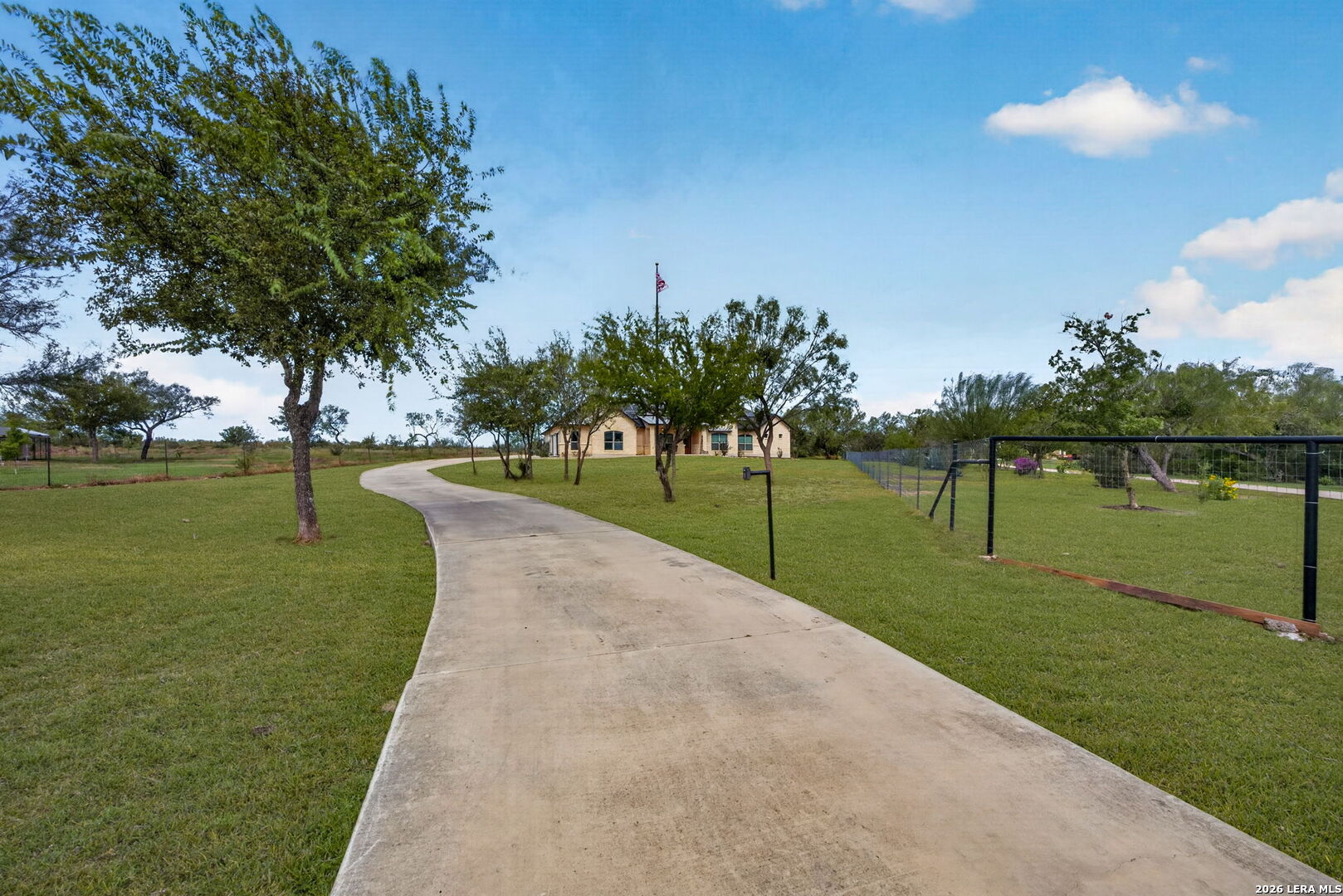 main property photo 14