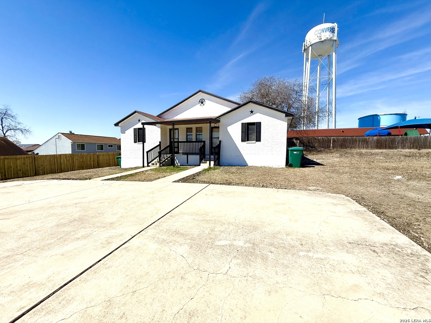 main property photo 25