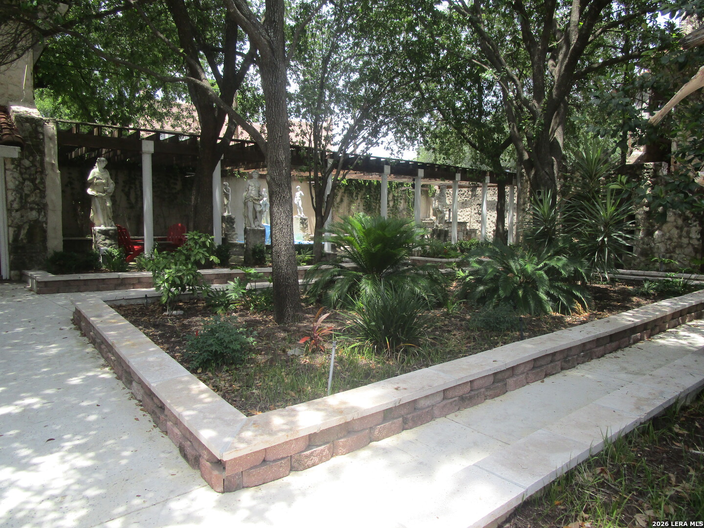 main property photo 12