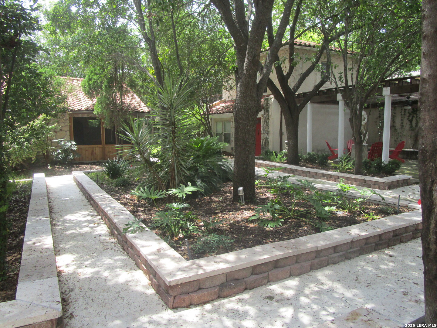 main property photo 20