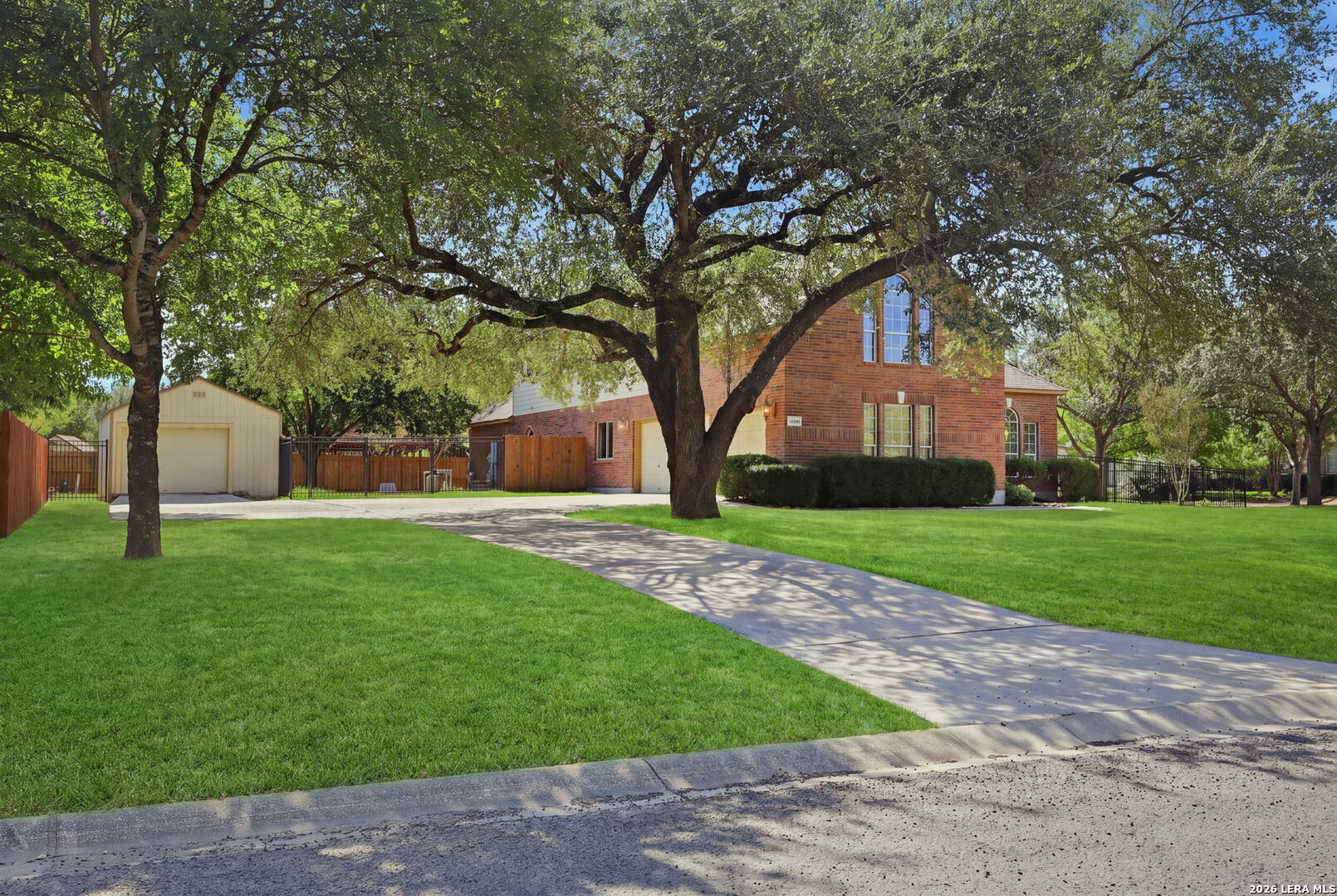 main property photo 3