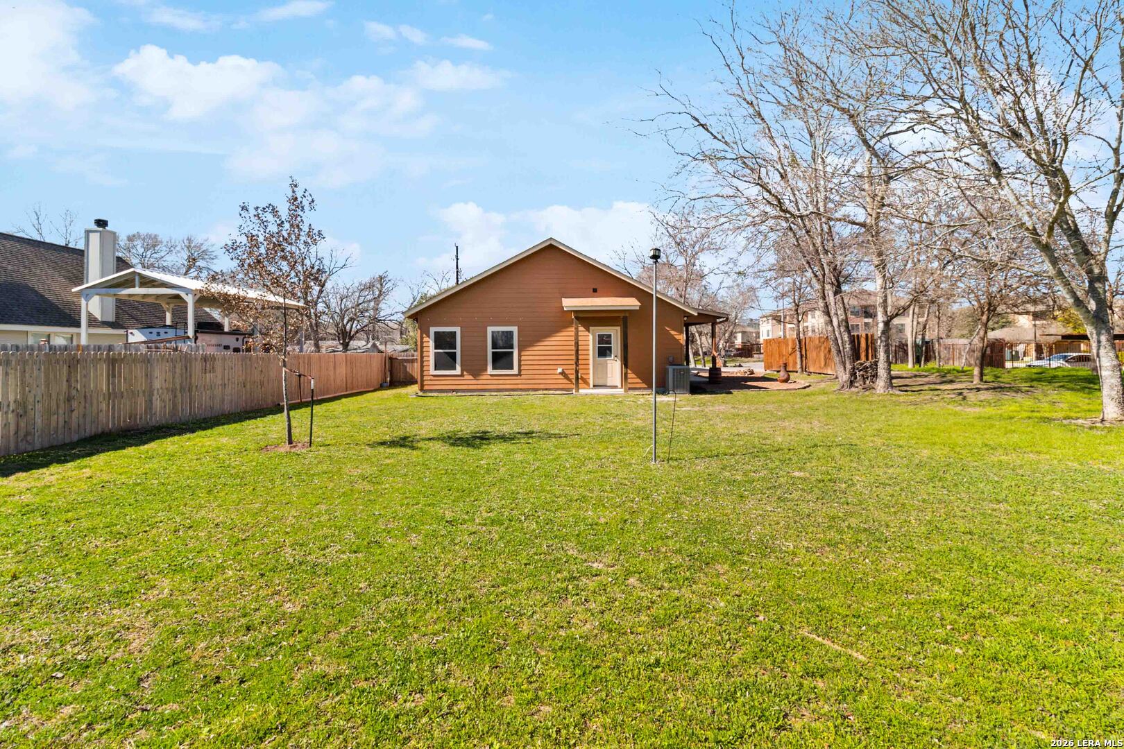 main property photo 17