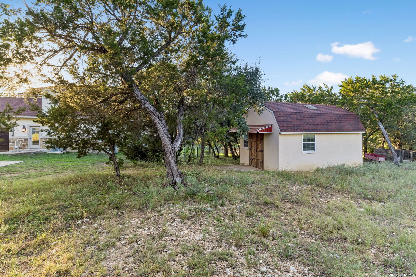 main property photo 37