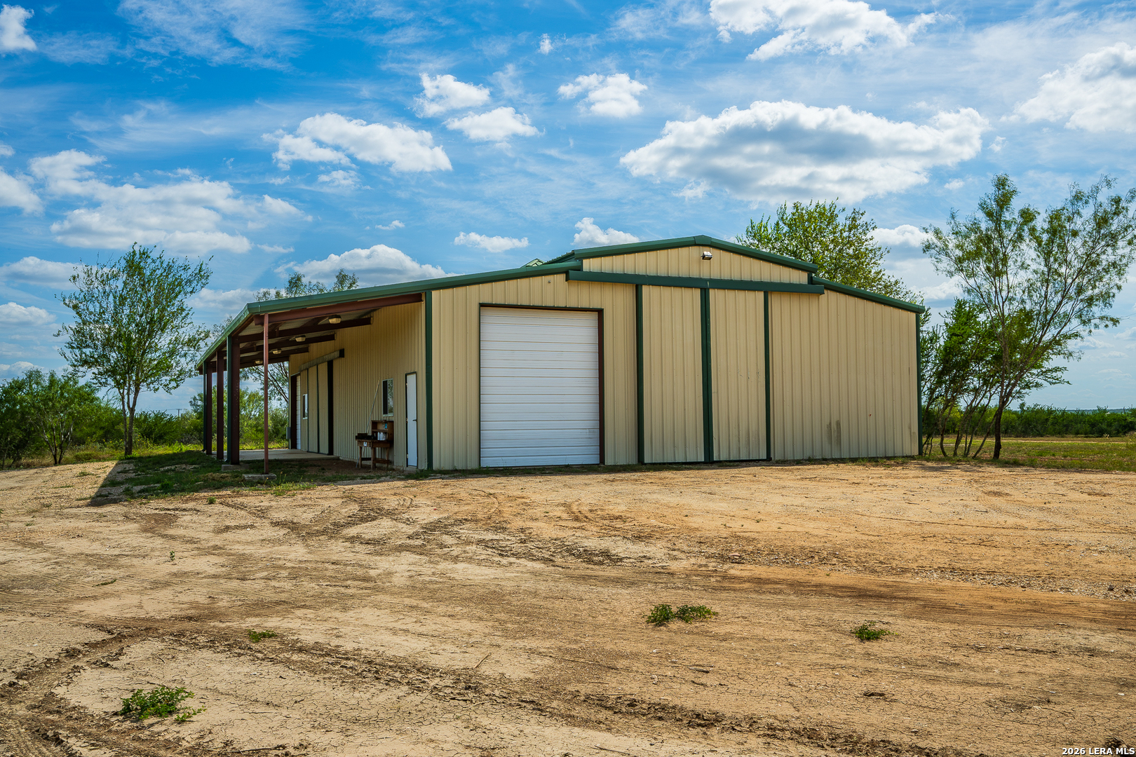 main property photo 17