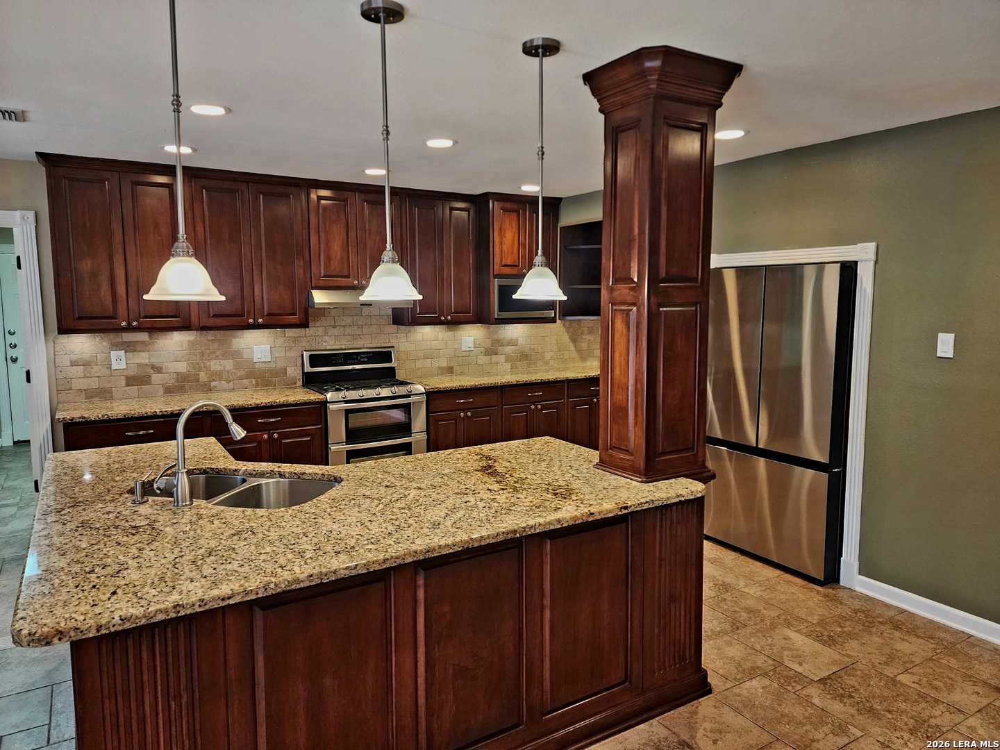 main property photo 8