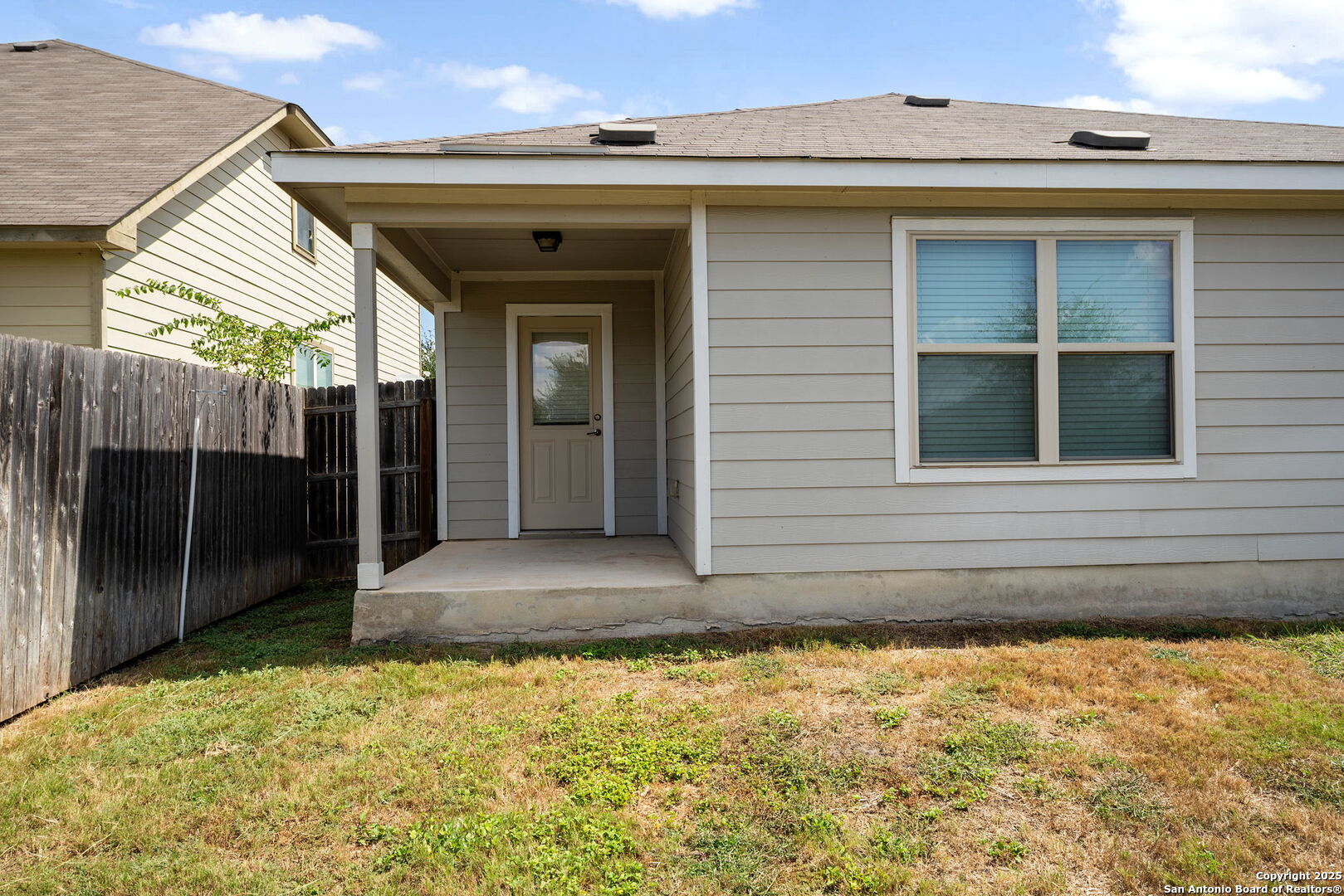 main property photo 22