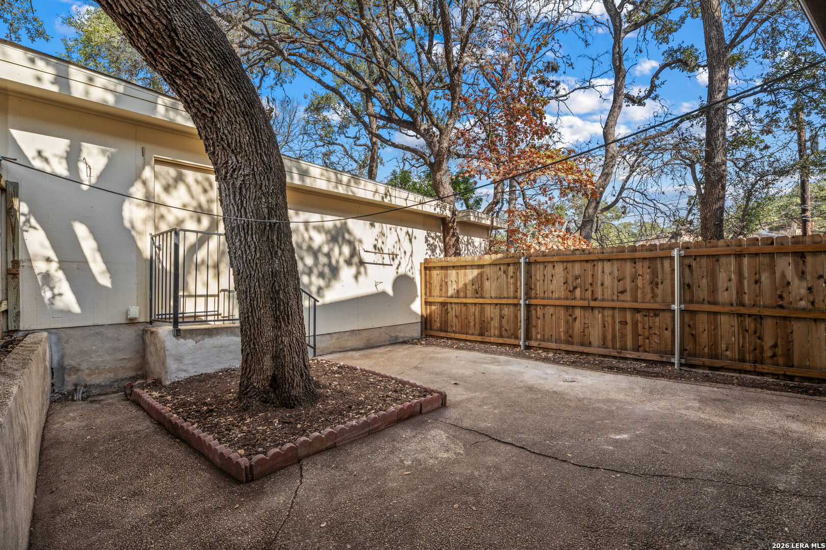 main property photo 27