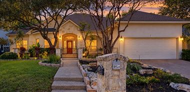 image of property with 4 Bed | 2 Bath | 2,808 Sqft