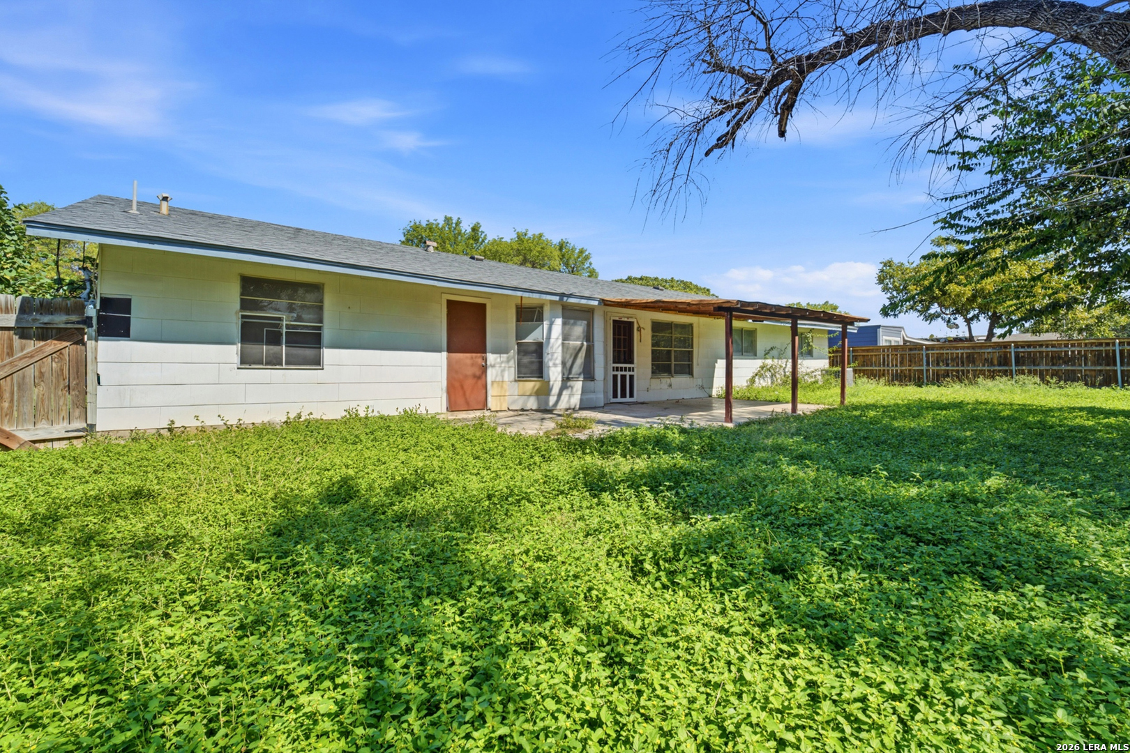 main property photo 11