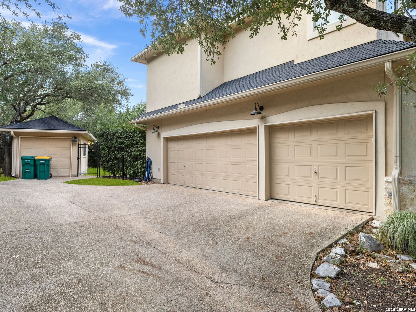 main property photo 51