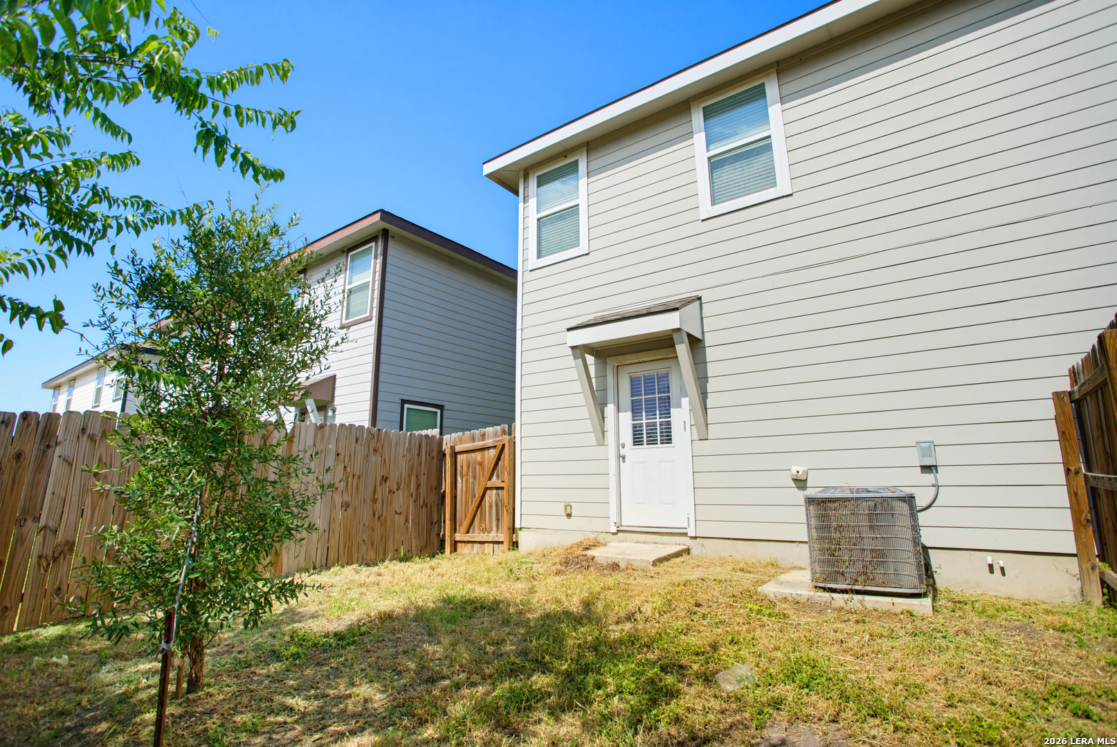 main property photo 20