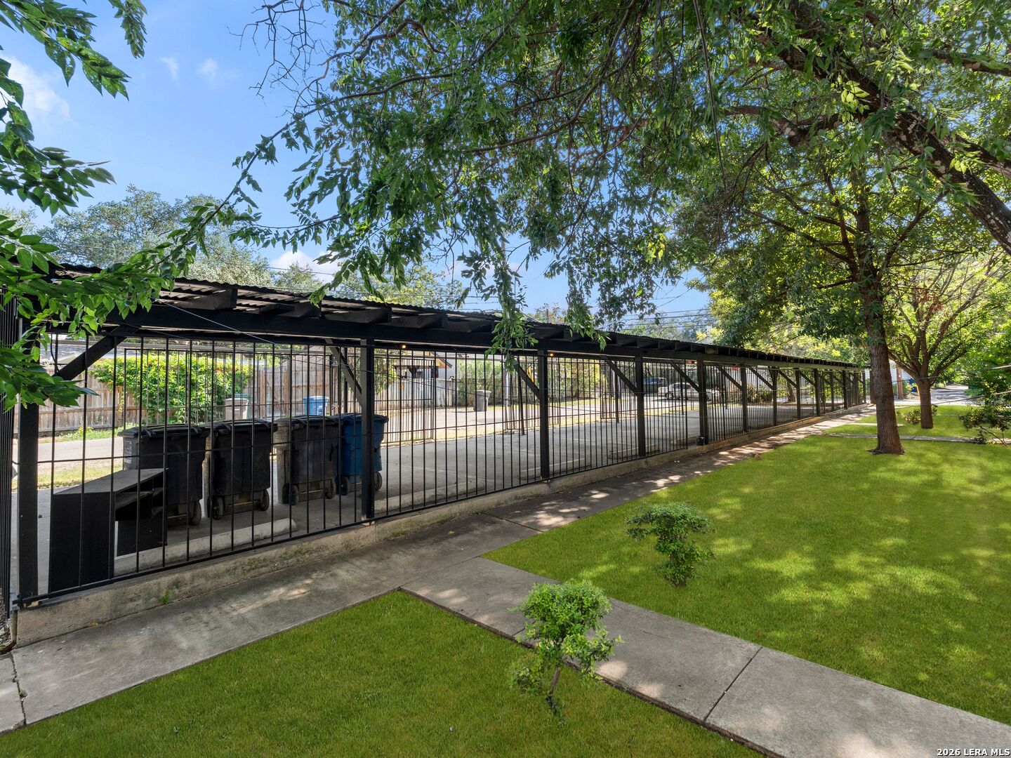 main property photo 27