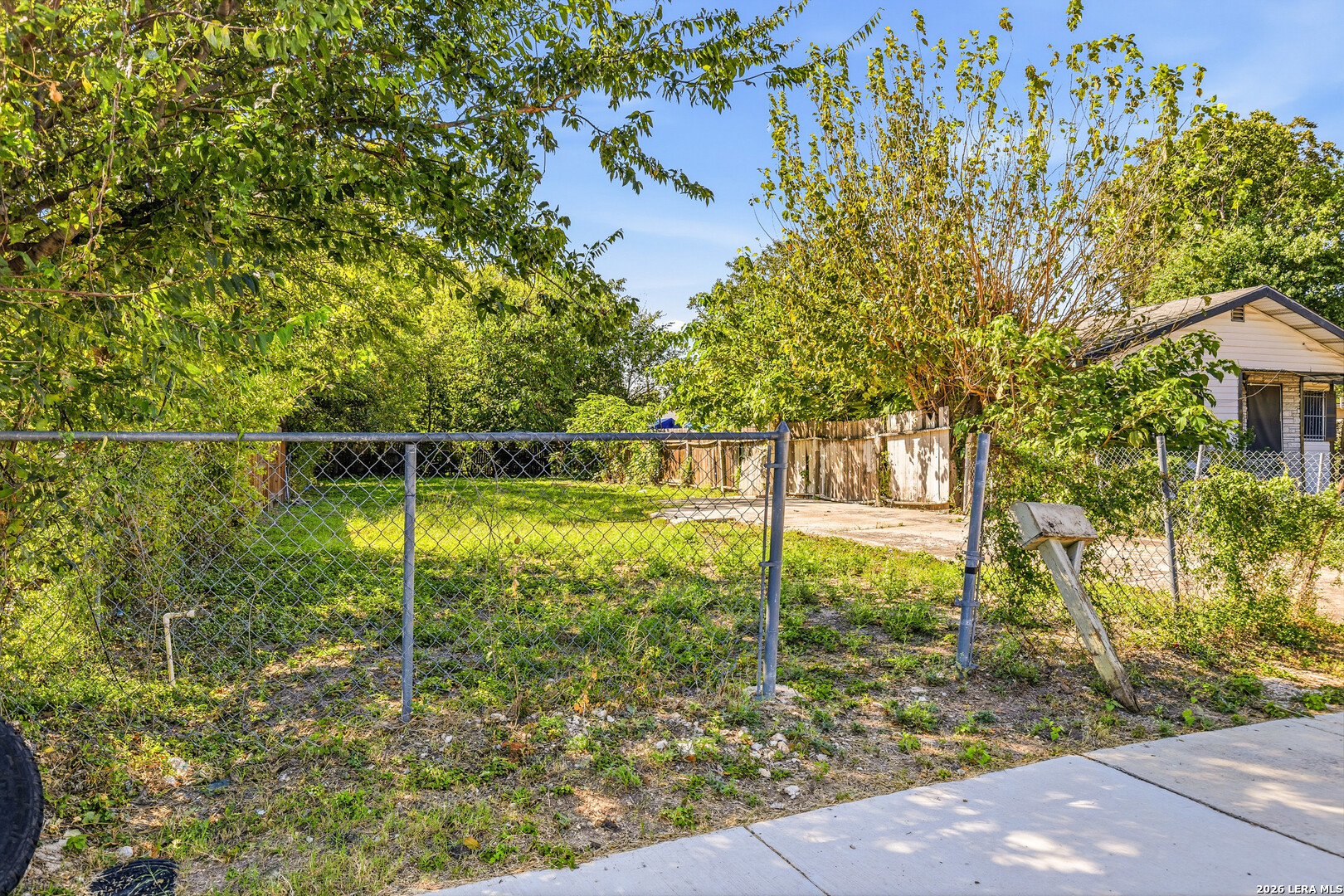 main property photo 13