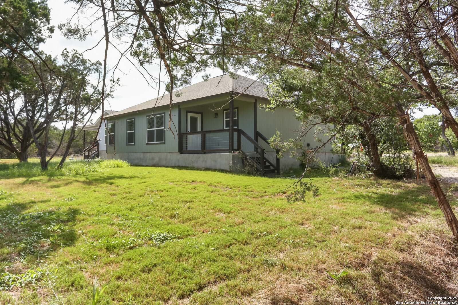 main property photo 19