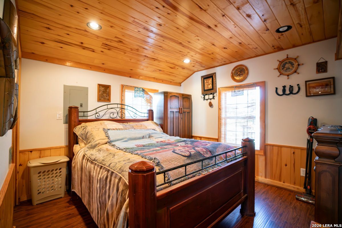 main property photo 14