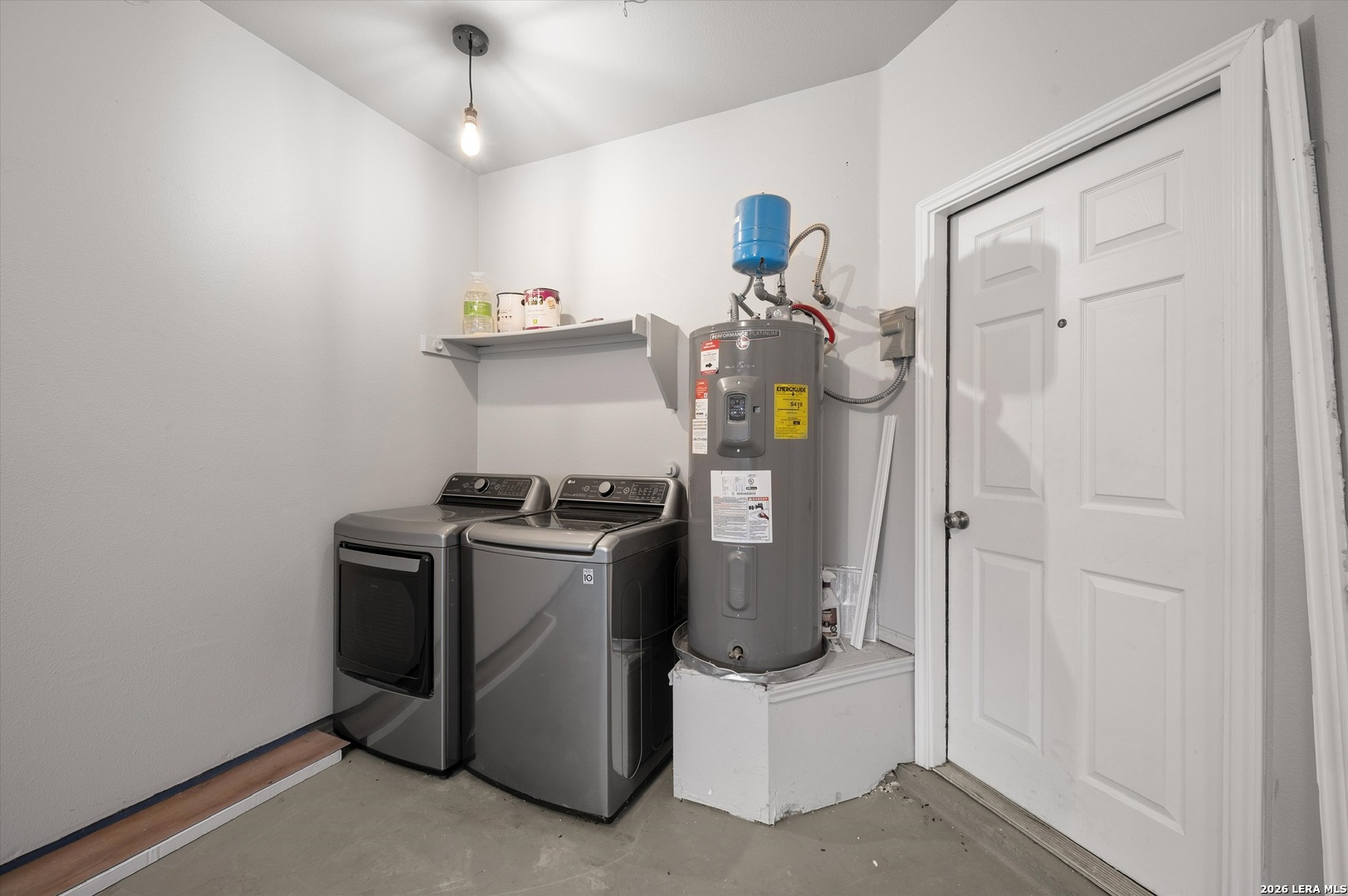 main property photo 13