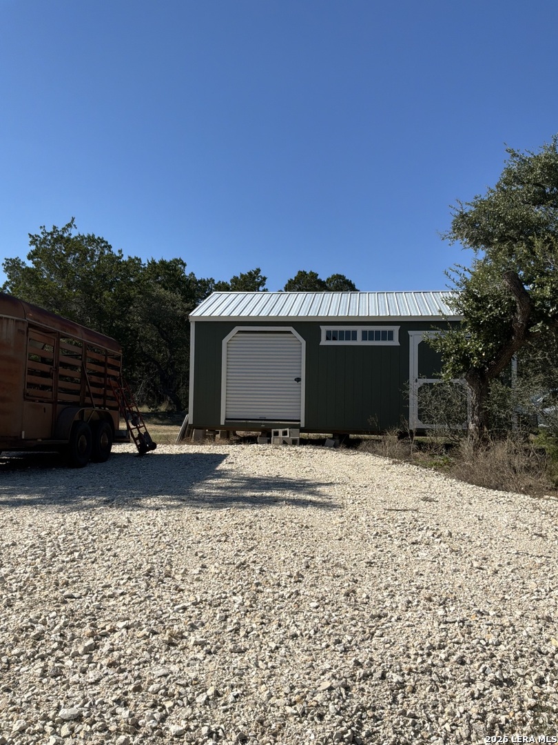 main property photo 33