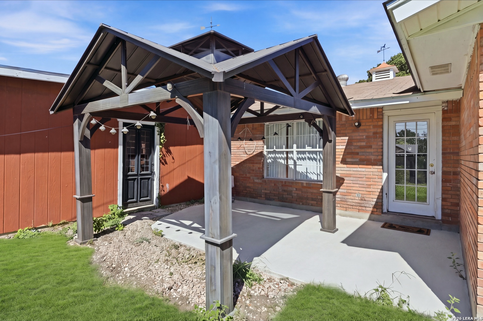 main property photo 40