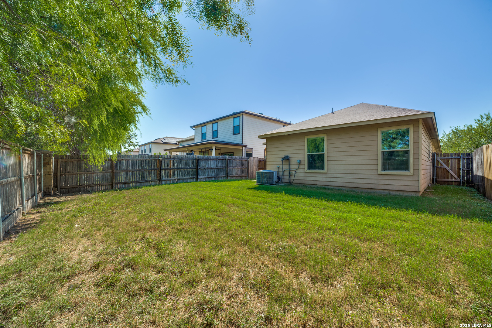 main property photo 23