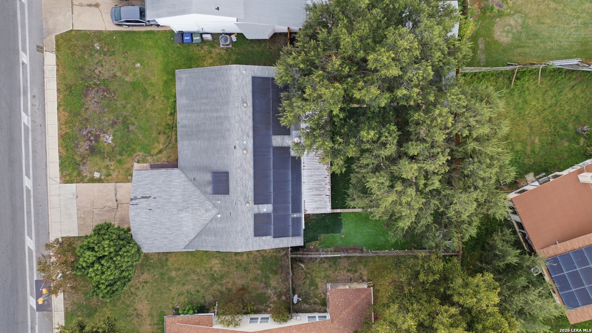 main property photo 32
