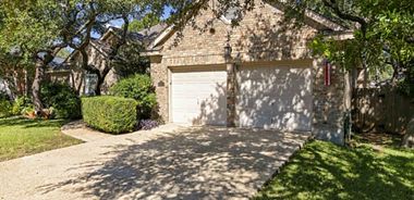 image of property with 3 Bed | 2 Bath | 2,460 Sqft