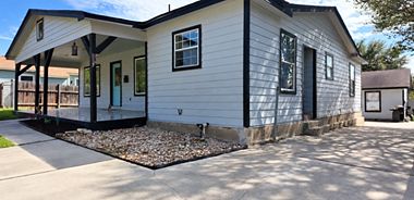 image of property with 4 Bed | 3 Bath | 1,834 Sqft