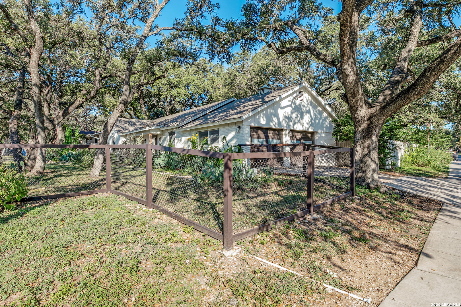 main property photo 27