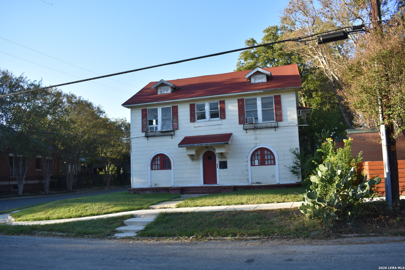 main property photo 3
