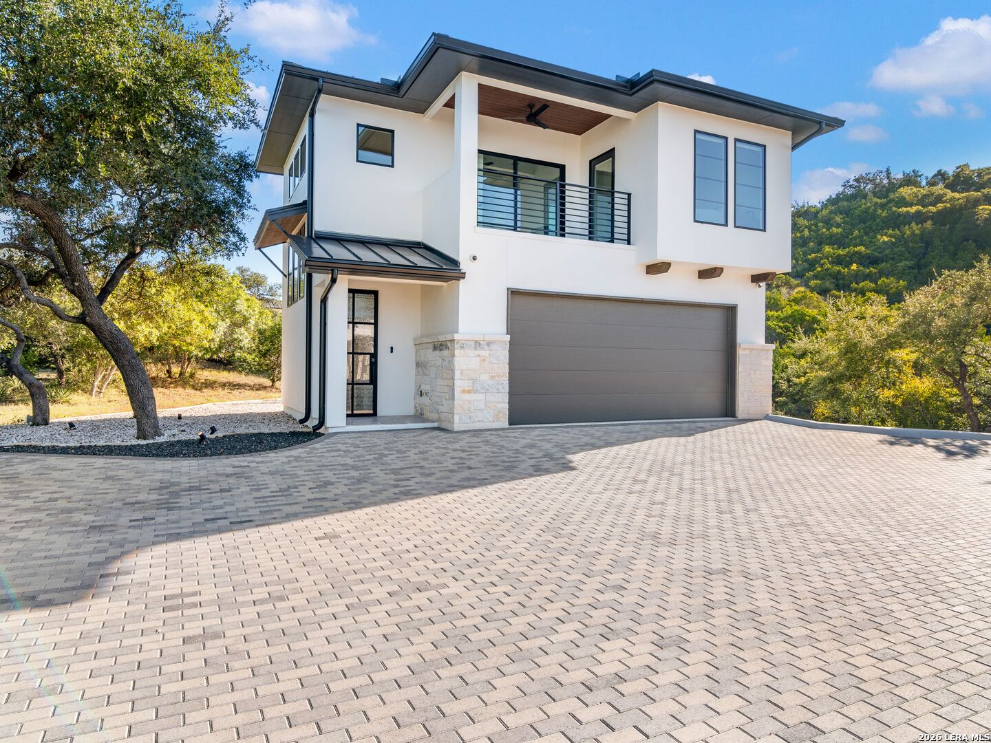 main property photo 50