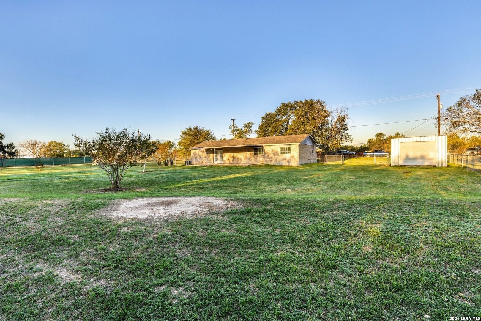 main property photo 23