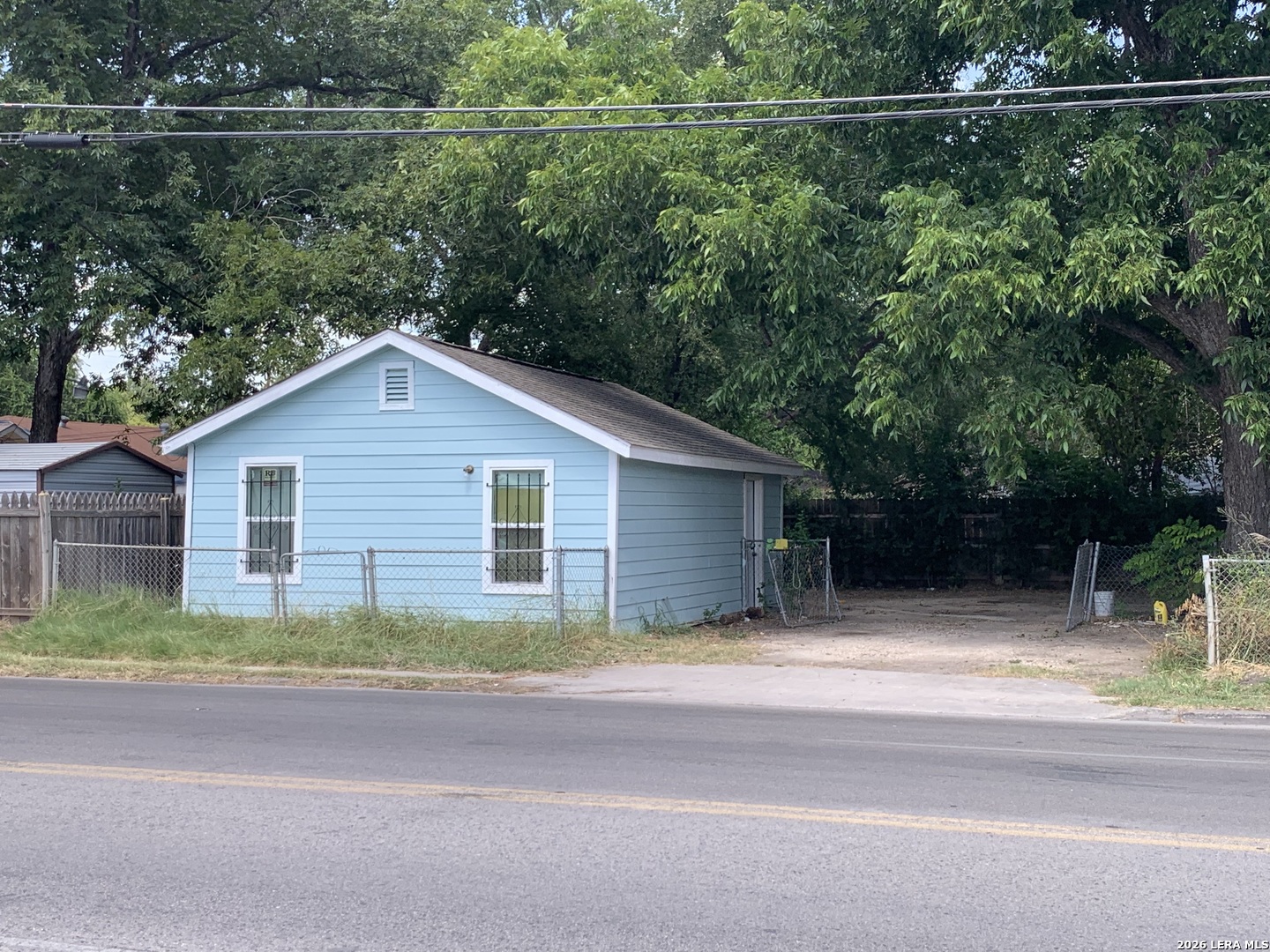 main property photo 20