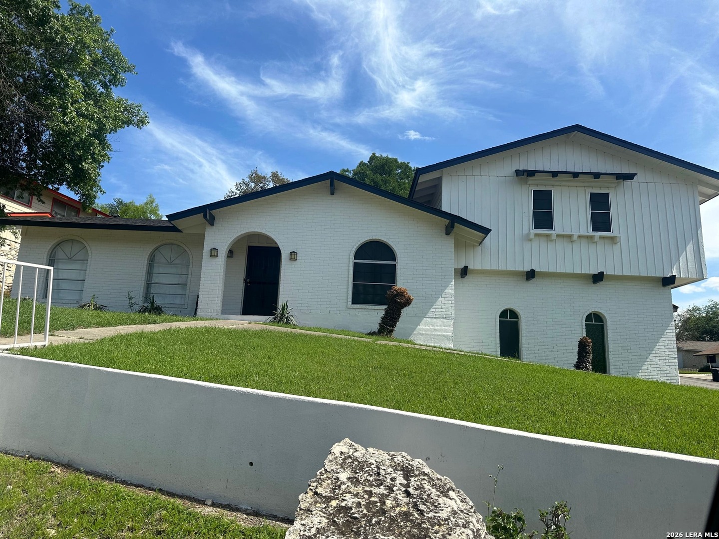 main property photo 0