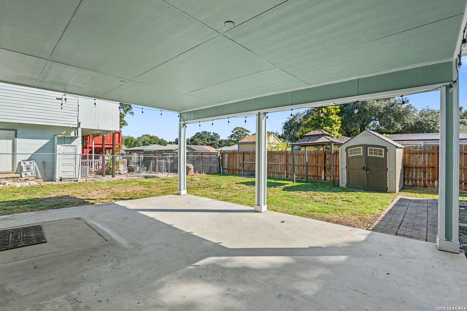 main property photo 23