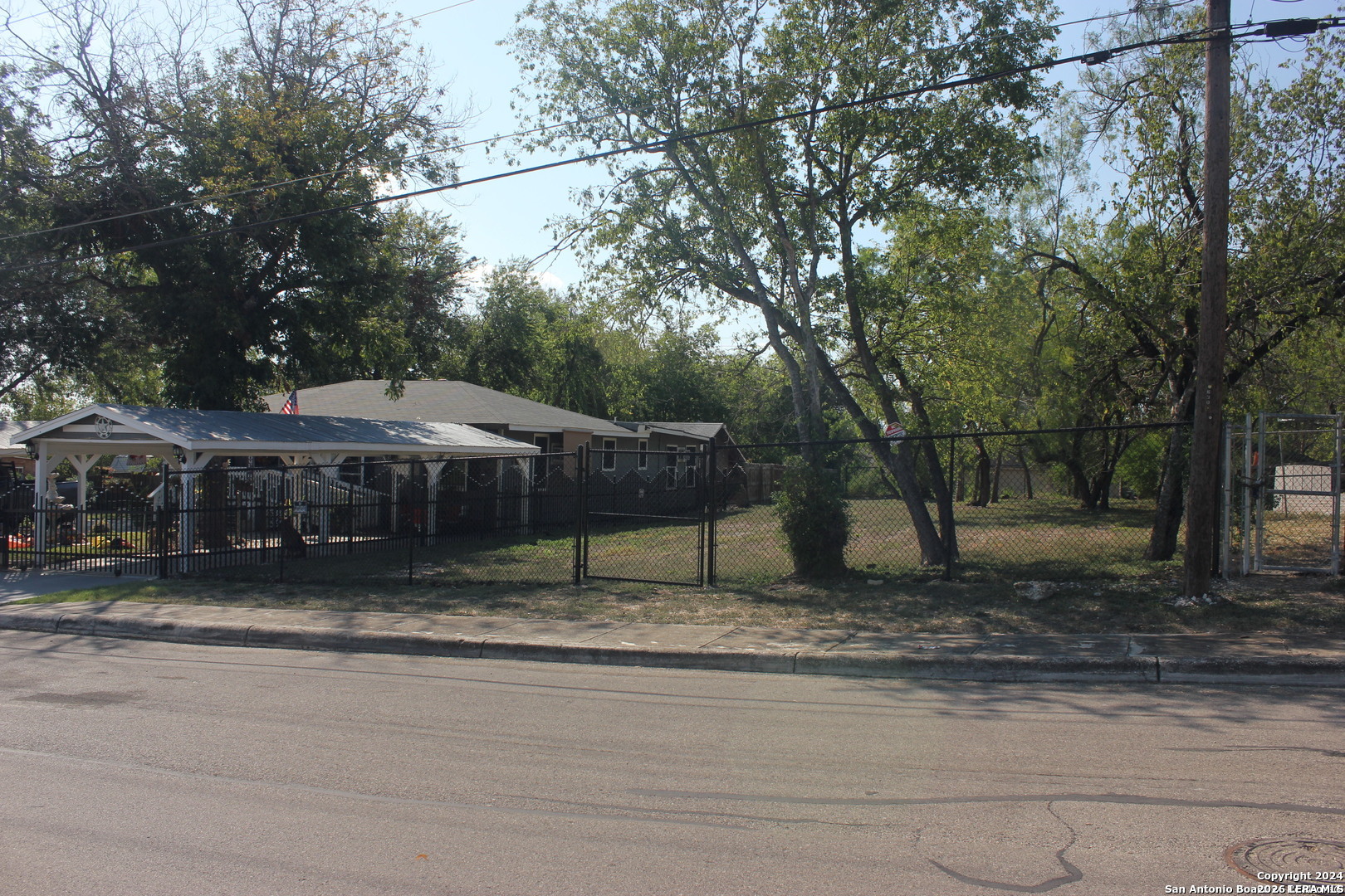 main property photo 3