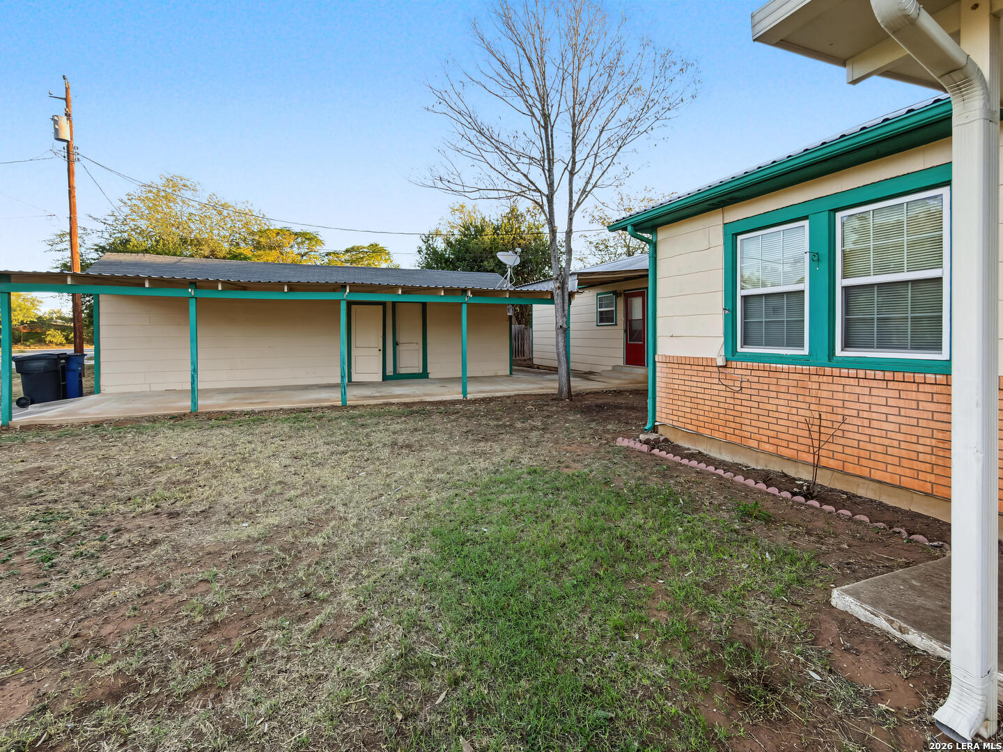main property photo 8