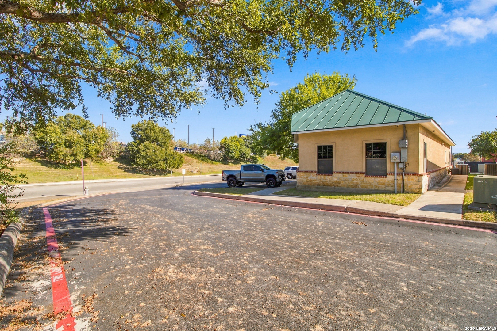 main property photo 29