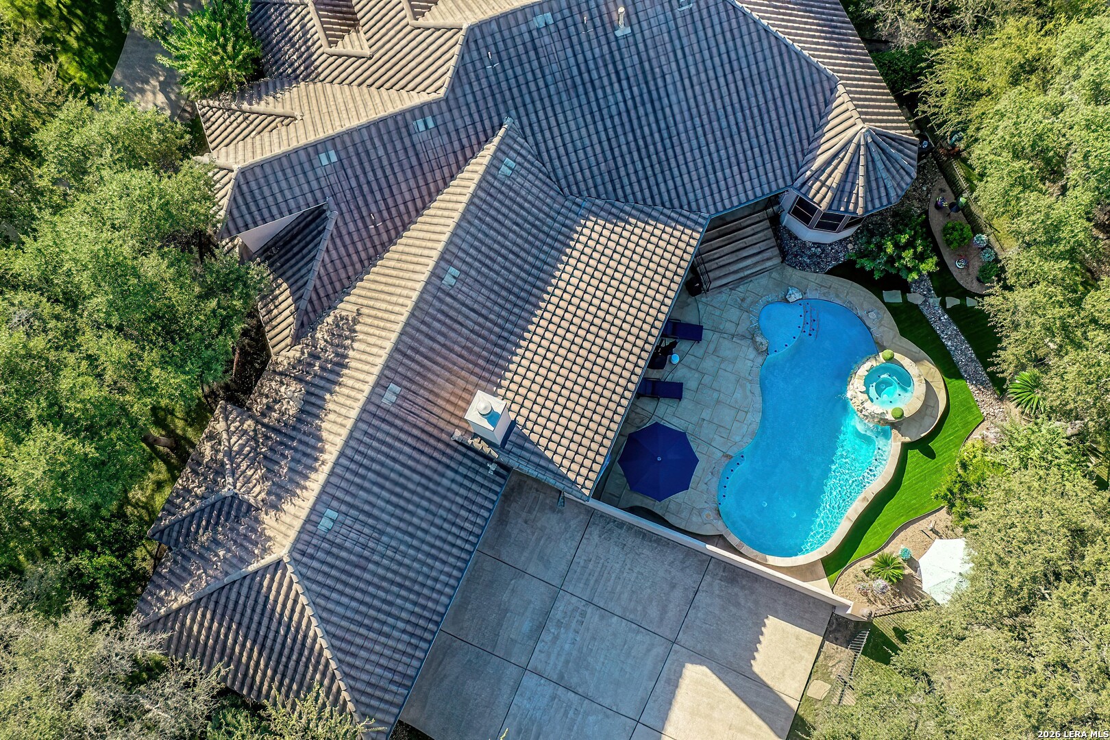 main property photo 41