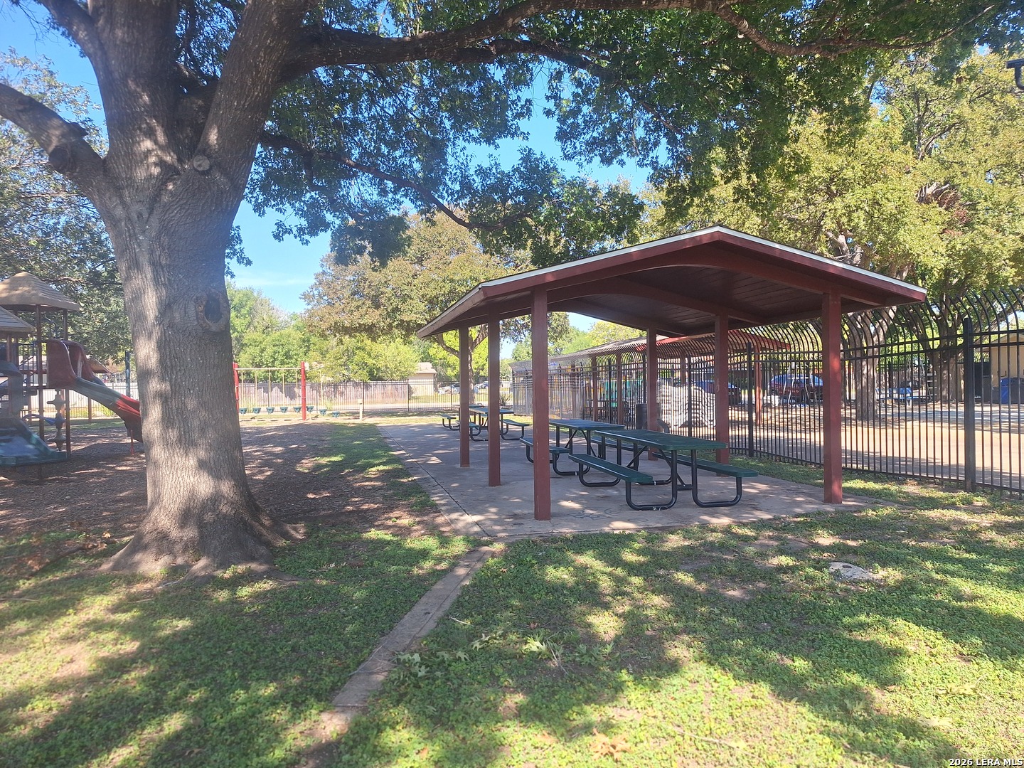main property photo 26