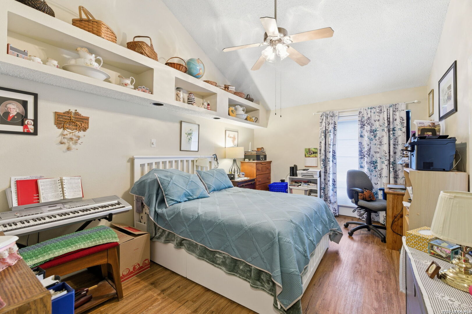 main property photo 4