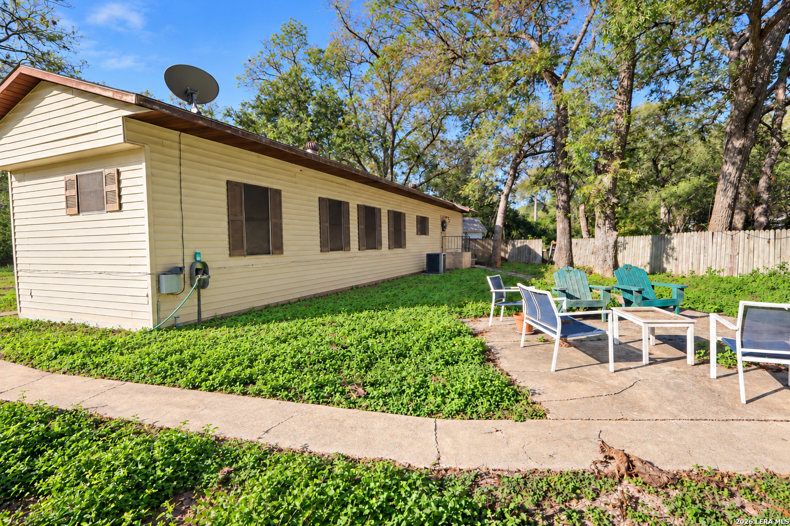 main property photo 11