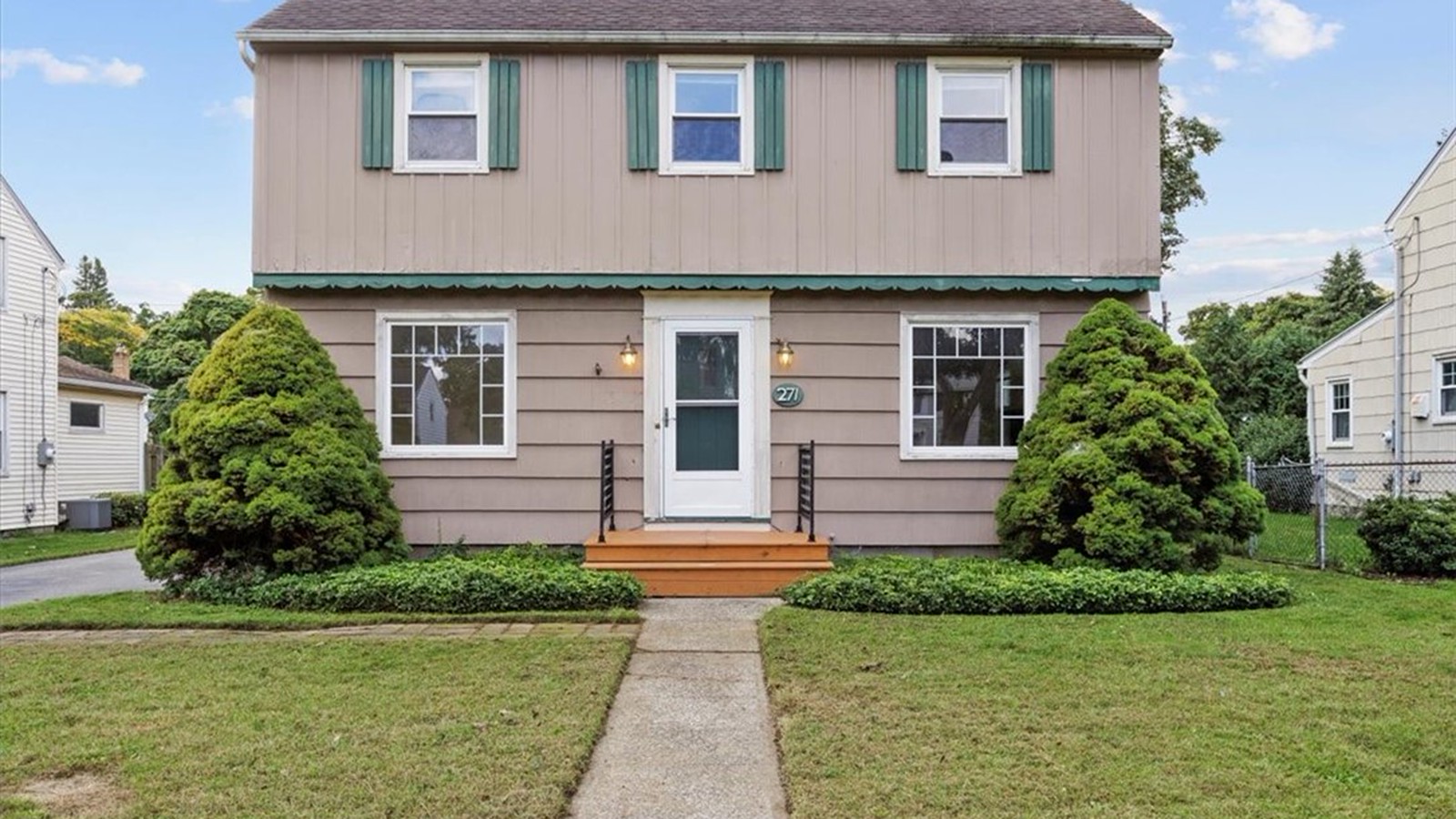 FOR SALE: 271 Daley Boulevard, Rochester, NY - 3 Bed / 1.5 Bath
