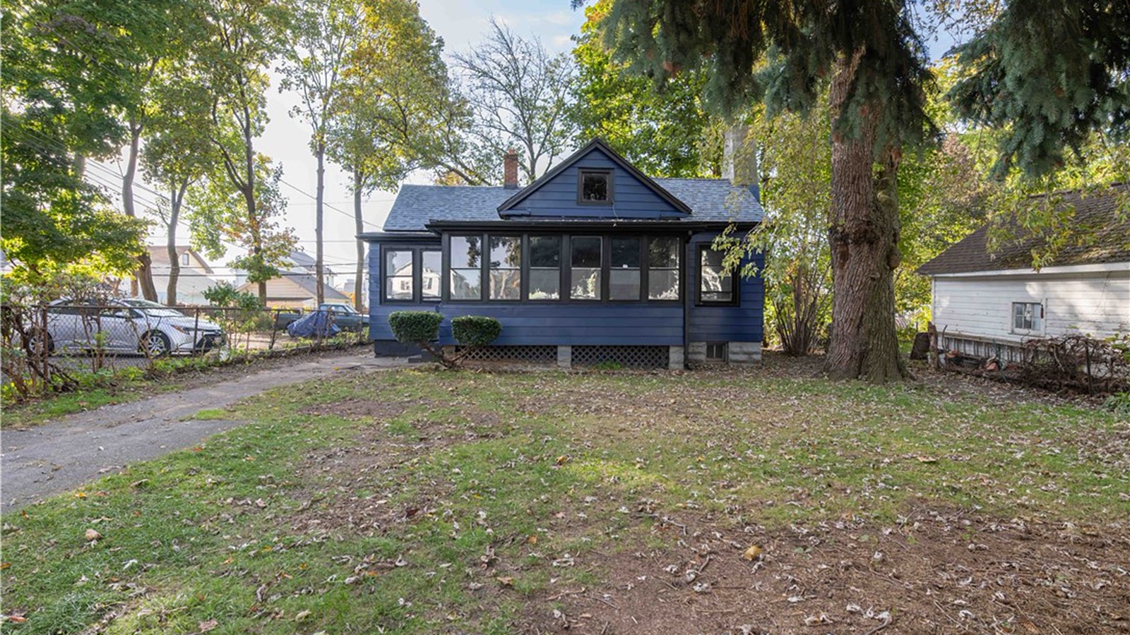 FOR SALE: 159 Winchester St, Rochester, NY - 2 Bed / 1 Bath