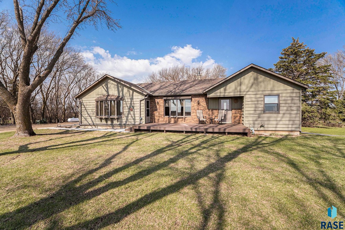 FOR SALE 29469 472nd Ave, Beresford, SD 3 Bed / 1.75 Bath Keller