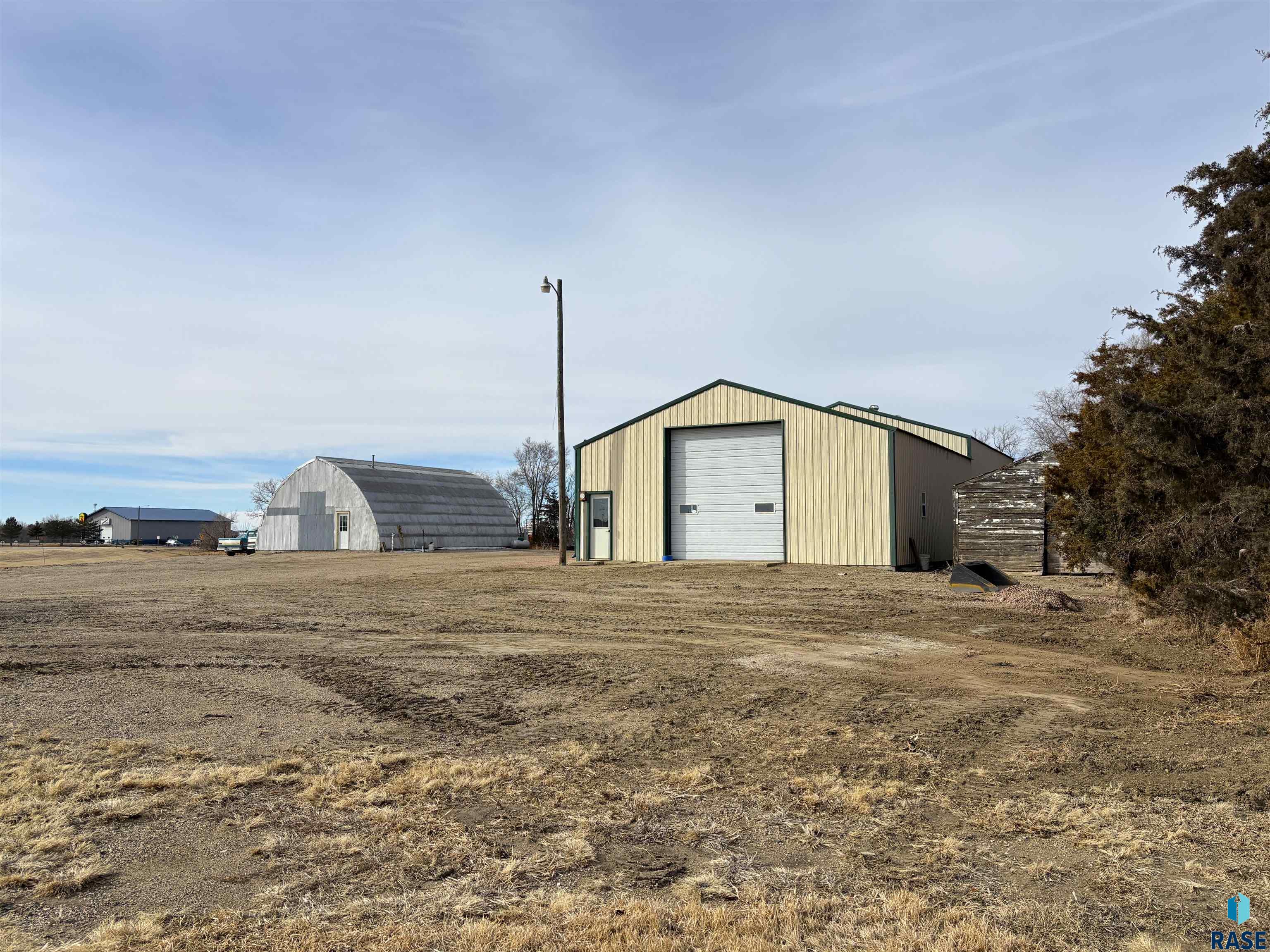 main property photo 18
